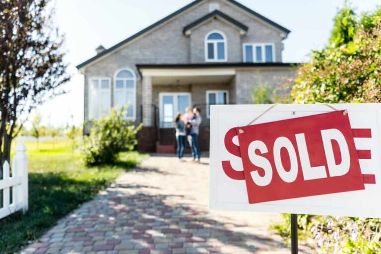 Cómo un propietario sin agente de bienes raíces puede vender su casa?